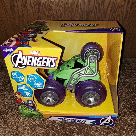 New With Tags Jada Marvel Hulk Stunt RC Car with 5-Wheel Drift and Turbo USB - Picture 5 of 8